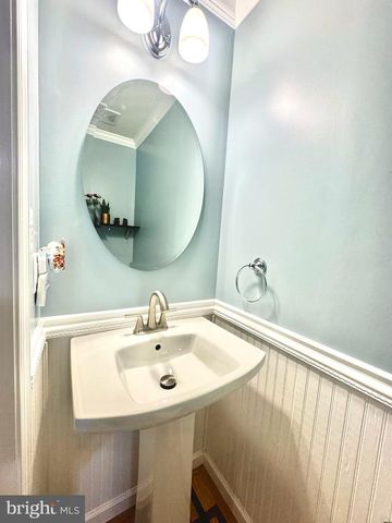 8593 WYNGATE MANOR CT, Alexandria, VA 22309