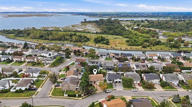 3400 Courtney Place, Baldwin, NY 11510