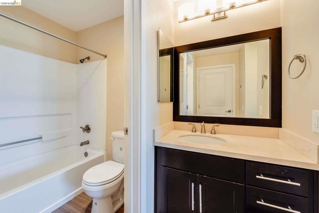 Image 12 of property listing at 6400 6400 Christie Ave 2410, Emeryville, CA 94608