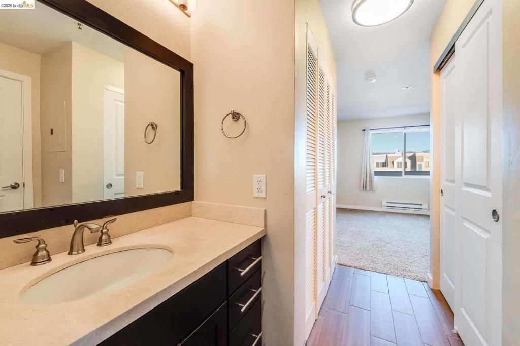 Image 14 of property listing at 6400 6400 Christie Ave 2410, Emeryville, CA 94608