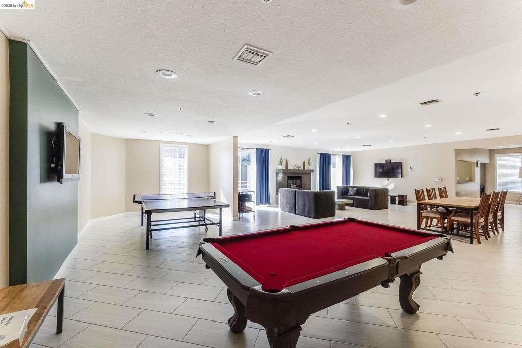 Image 43 of property listing at 6400 6400 Christie Ave 2410, Emeryville, CA 94608