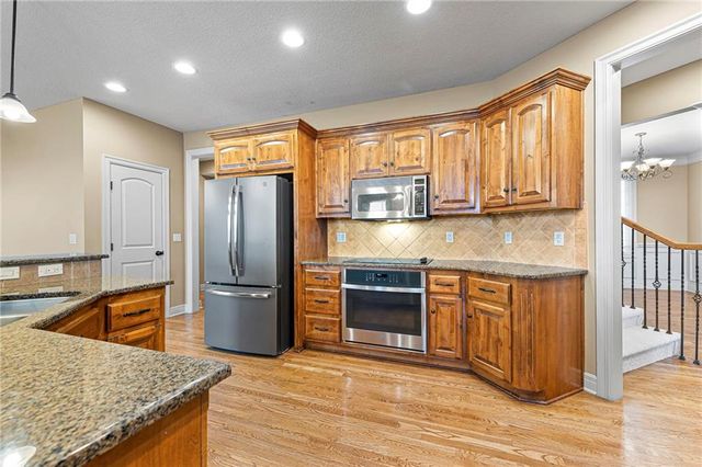 12990 N Crispin Way, Platte City, MO 64079