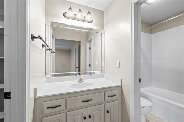 12990 N Crispin Way, Platte City, MO 64079