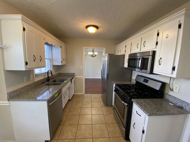 803 Parkview Ct, Clarksville, TN 37042