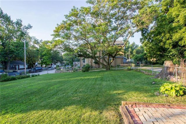 2734 S 8th Street, Kansas City, KS 66103