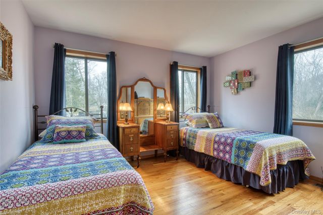 16 Shelterlands Path, Shelter Island, NY 11964