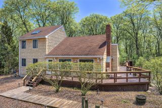 16 Shelterlands Path, Shelter Island, NY 11964