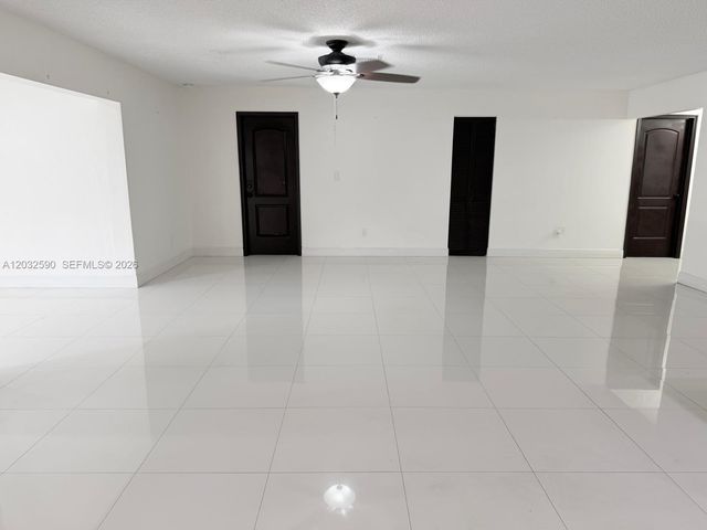 18801 Oakland Hills Drive, Hialeah, FL 33015