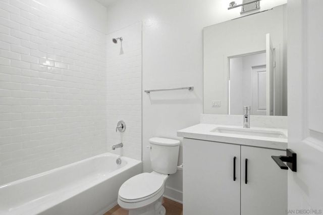406 Zoey Lane, San Marcos, CA 92069