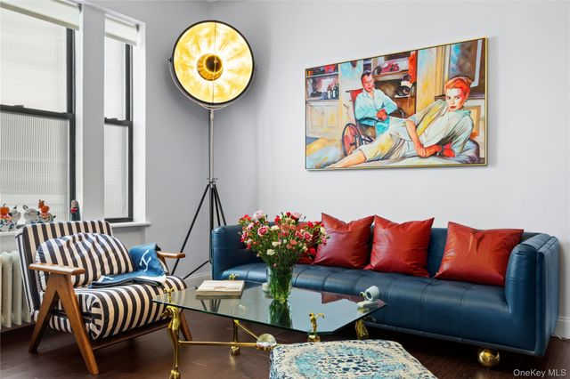 725 Riverside Drive 9C, New York (manhattan), NY 10031