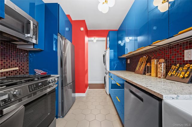 725 Riverside Drive 9C, New York (manhattan), NY 10031