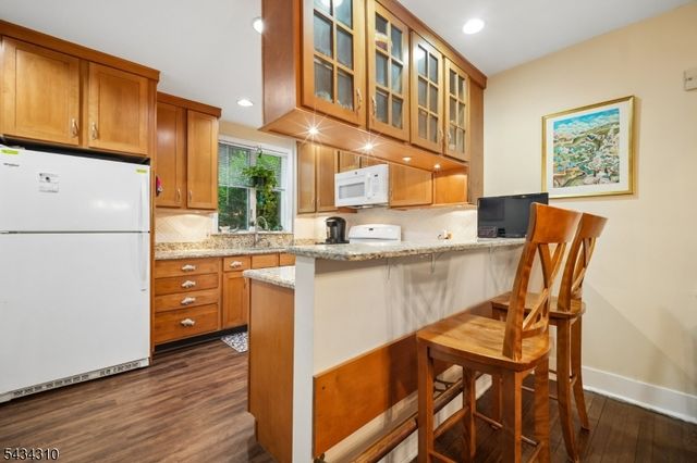 210 Hillside Rd, Elizabeth City, NJ 07208