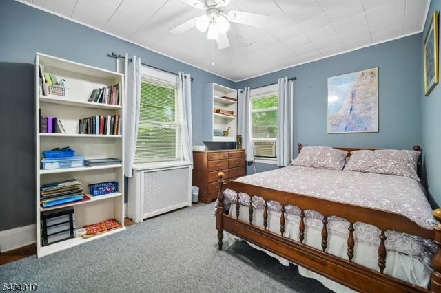210 Hillside Rd, Elizabeth City, NJ 07208