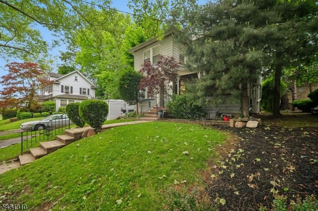 210 Hillside Rd, Elizabeth City, NJ 07208