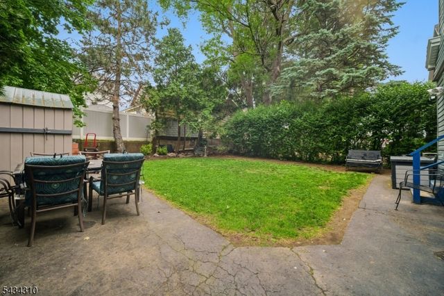 210 Hillside Rd, Elizabeth City, NJ 07208
