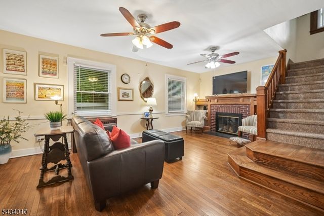 210 Hillside Rd, Elizabeth City, NJ 07208