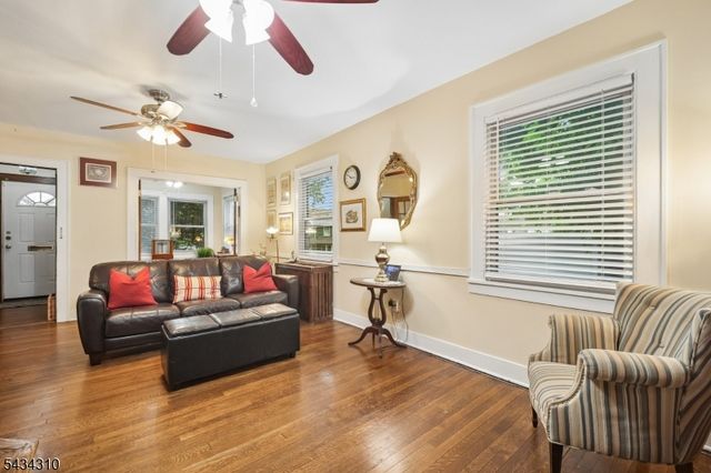 210 Hillside Rd, Elizabeth City, NJ 07208