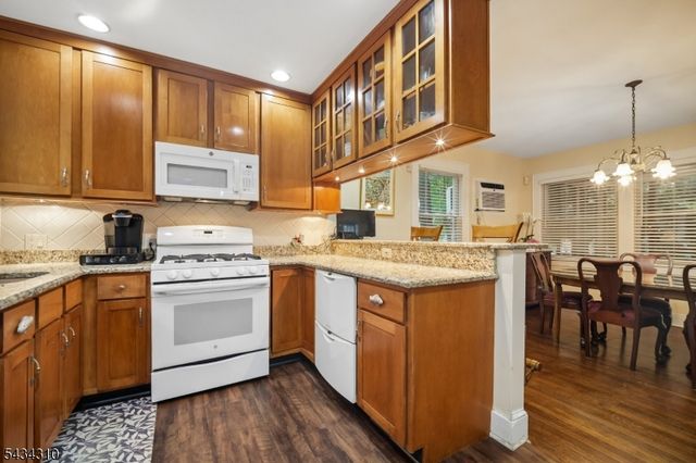 210 Hillside Rd, Elizabeth City, NJ 07208