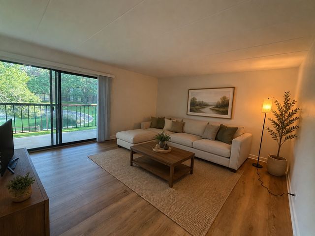 140 E Fountainview Lane 2B, Lombard, IL 60148