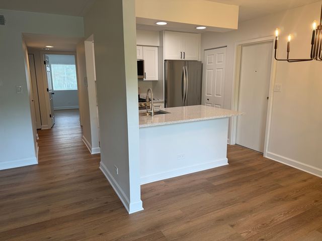 140 E Fountainview Lane 2B, Lombard, IL 60148