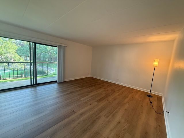 140 E Fountainview Lane 2B, Lombard, IL 60148