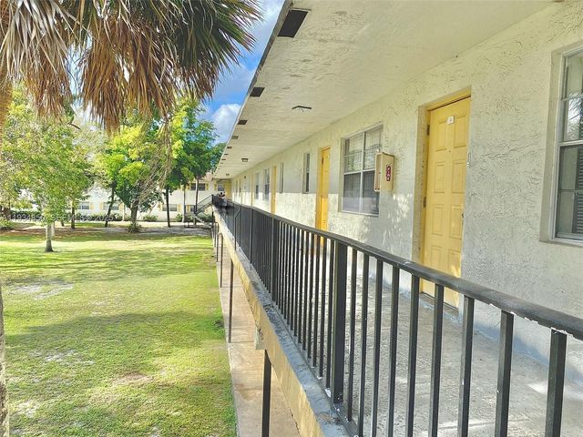 4160 NW 21st St 216-E, Lauderhill, FL 33313