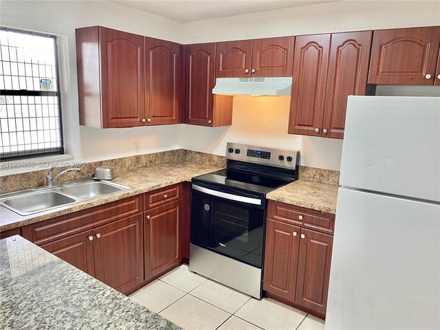 4160 NW 21st St 216-E, Lauderhill, FL 33313