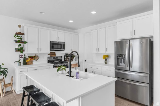 7039 W MONSEN WAY, West Jordan, UT 84081