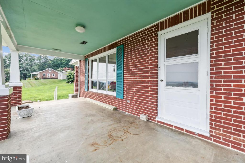Image 11 of property listing at 15732 KELBAUGH RD, Thurmont, MD 21788