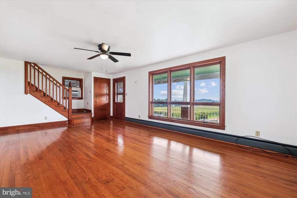 Image 14 of property listing at 15732 KELBAUGH RD, Thurmont, MD 21788