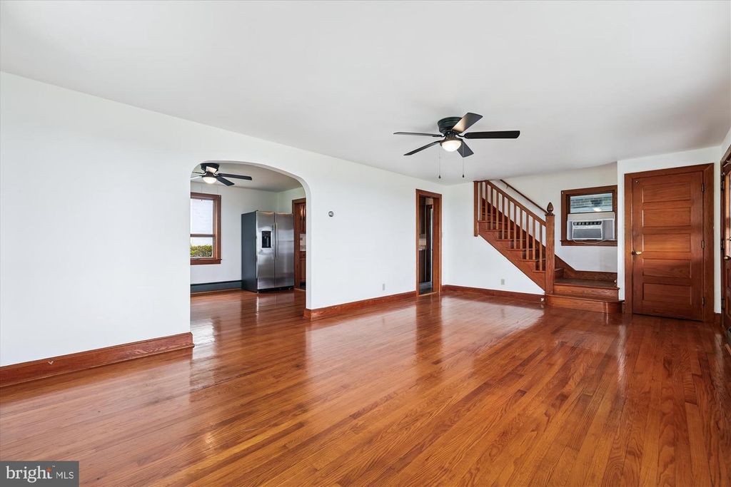 Image 15 of property listing at 15732 KELBAUGH RD, Thurmont, MD 21788