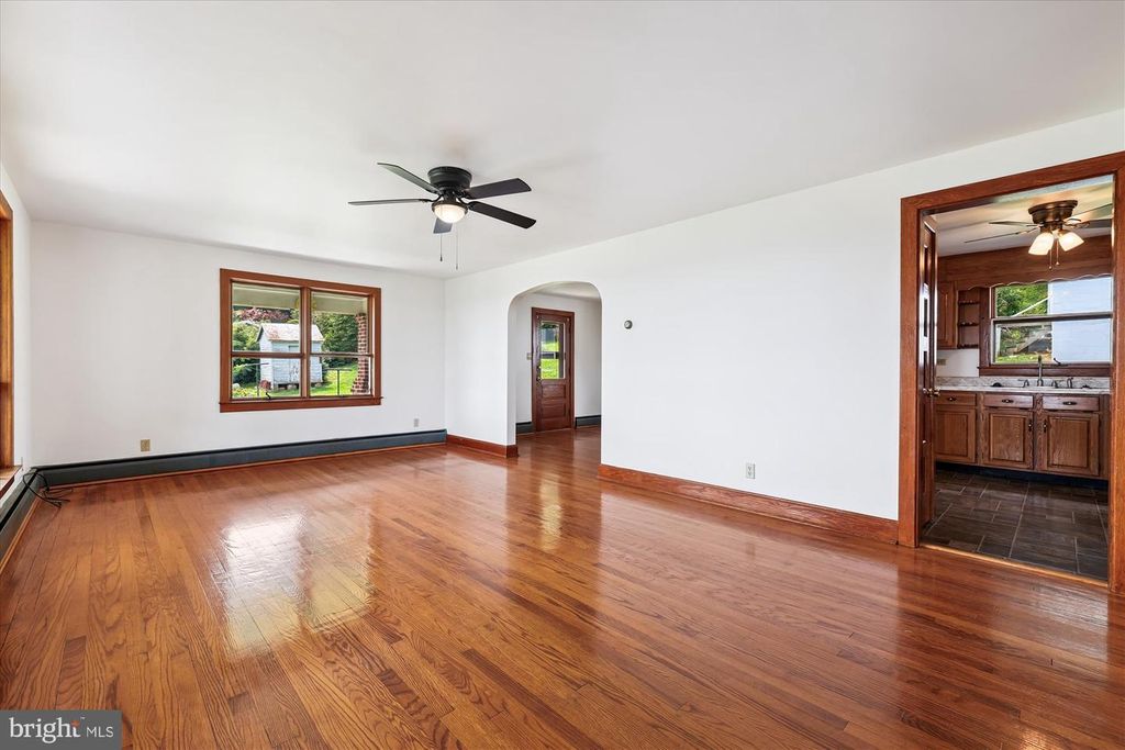 Image 16 of property listing at 15732 KELBAUGH RD, Thurmont, MD 21788