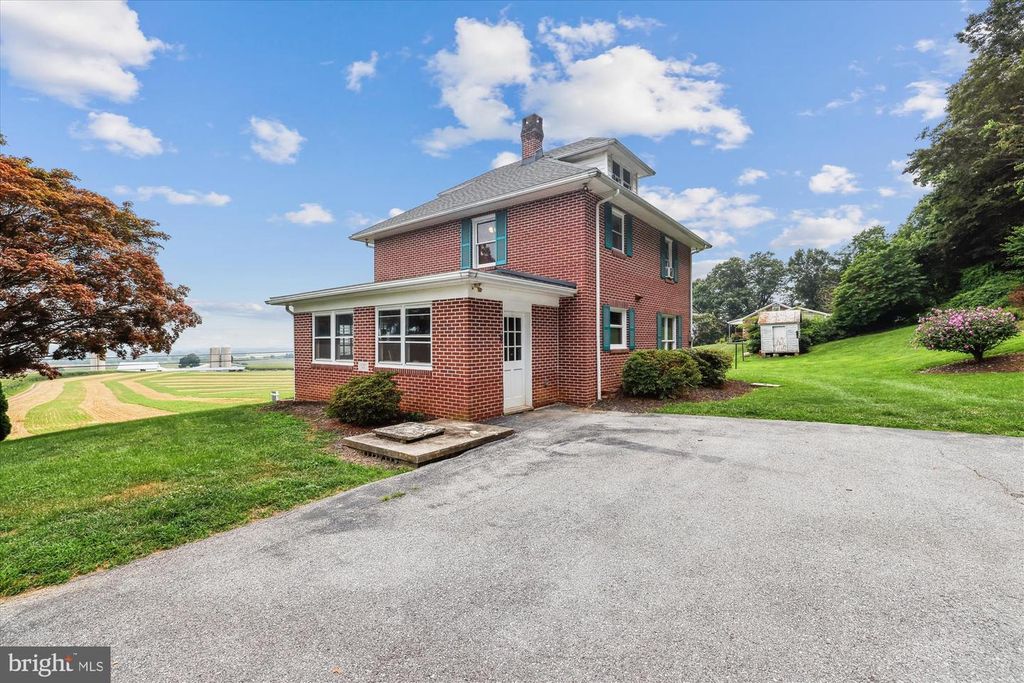 Image 8 of property listing at 15732 KELBAUGH RD, Thurmont, MD 21788