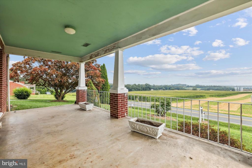 Image 9 of property listing at 15732 KELBAUGH RD, Thurmont, MD 21788