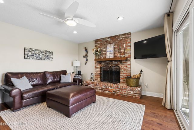 3831 LUTH Drive E, Jacksonville, FL 32250