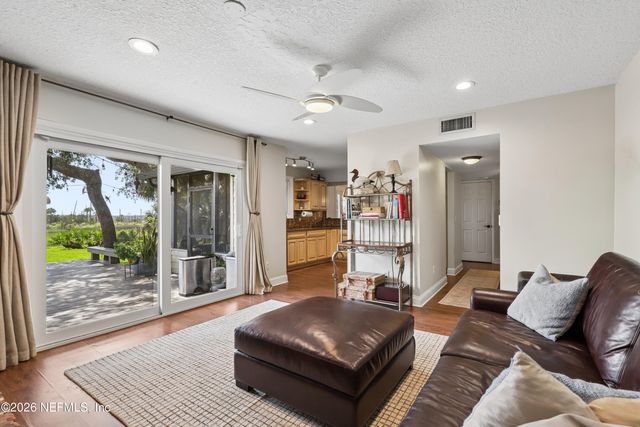 3831 LUTH Drive E, Jacksonville, FL 32250
