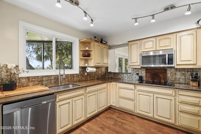 3831 LUTH Drive E, Jacksonville, FL 32250