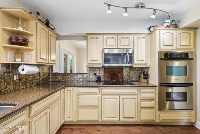 3831 LUTH Drive E, Jacksonville, FL 32250
