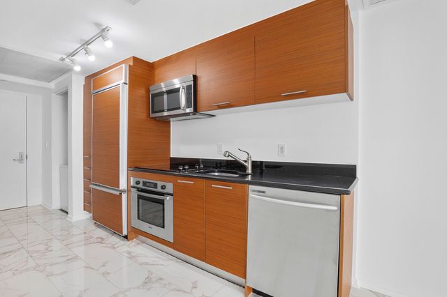 50 Biscayne Boulevard 4503, Miami, FL 33132