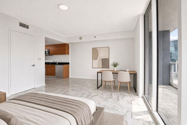 50 Biscayne Boulevard 4503, Miami, FL 33132