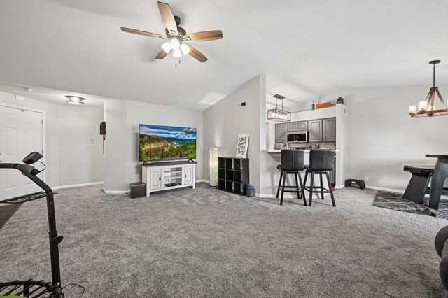 402 Napa Valley, 303, Highland Heights, KY 41076