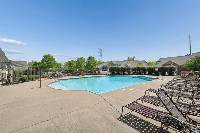 402 Napa Valley, 303, Highland Heights, KY 41076