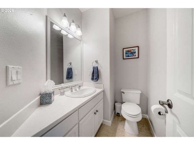 2860 BARBADOS Dr, Eugene, OR 97408