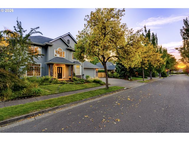 2860 BARBADOS Dr, Eugene, OR 97408