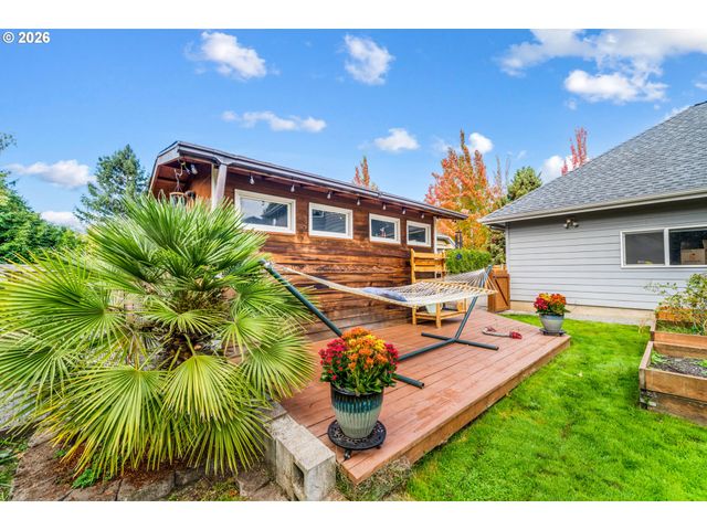 2860 BARBADOS Dr, Eugene, OR 97408