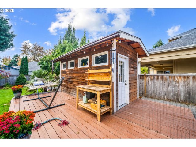 2860 BARBADOS Dr, Eugene, OR 97408