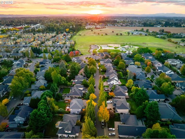 2860 BARBADOS Dr, Eugene, OR 97408