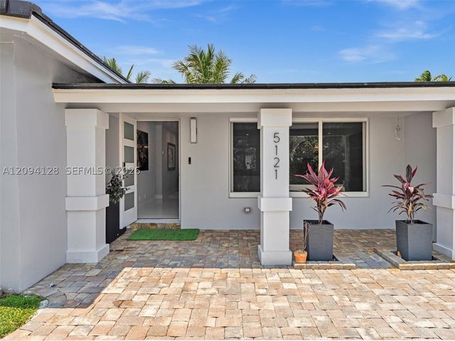 5121 NE 30th Ter, Lighthouse Point, FL 33064