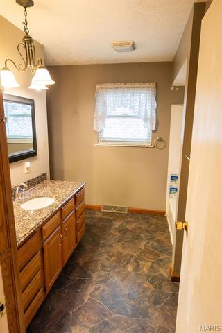 3411 Brown Rd. Road, Brighton, IL 62012