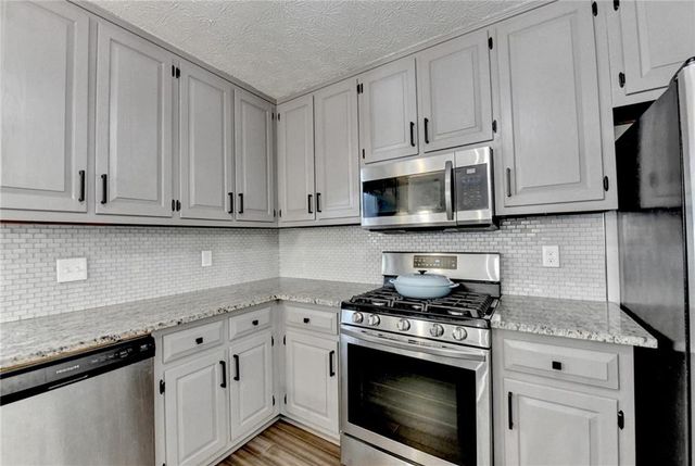 7111 Saint Charles Square, Roswell, GA 30075